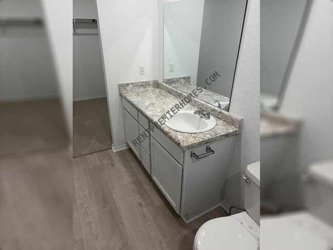 Building Photo - 43 Remington Ln