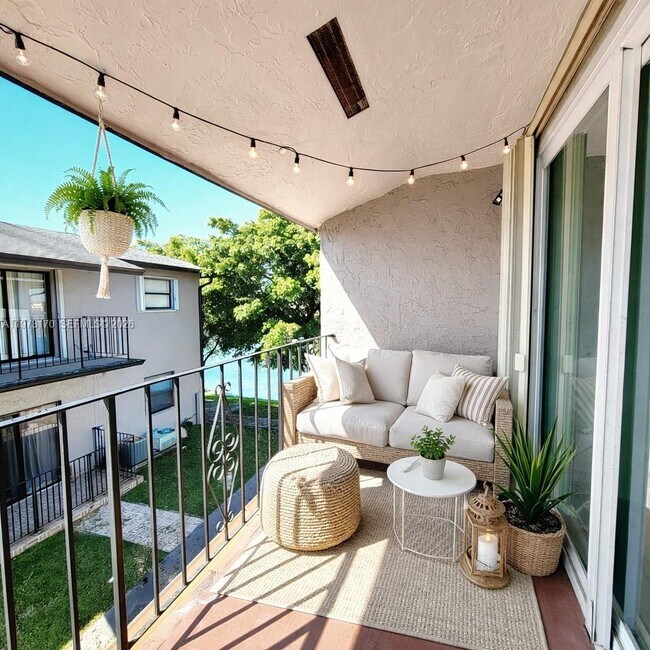 Building Photo - 13271 SW 17th Ln