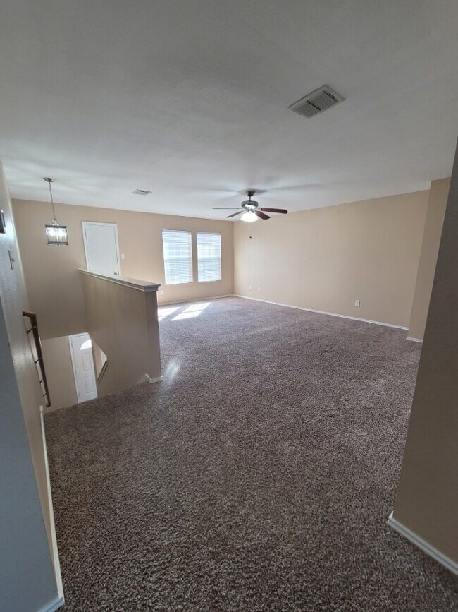 Building Photo - 1012 Mosaic Dr
