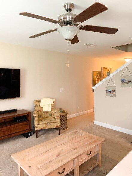 Building Photo - 110 Ristona Dr