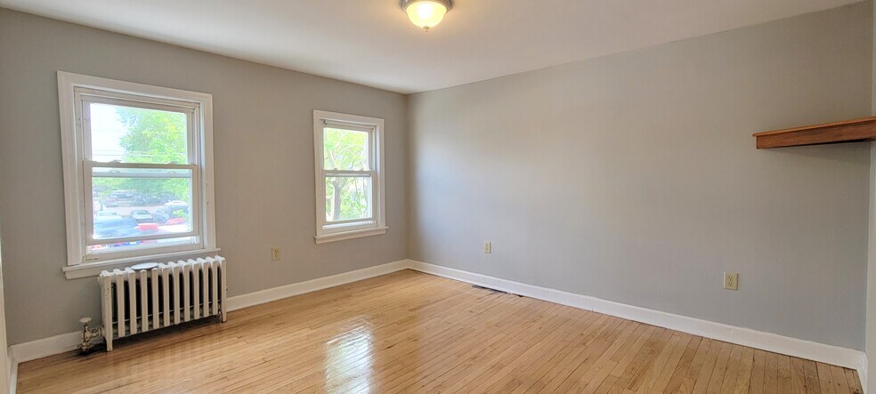 Front BR / LR - 241 Main St