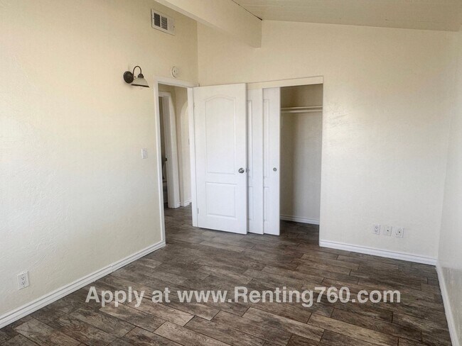 Building Photo - Cute and Cozy 2 Bed Home!