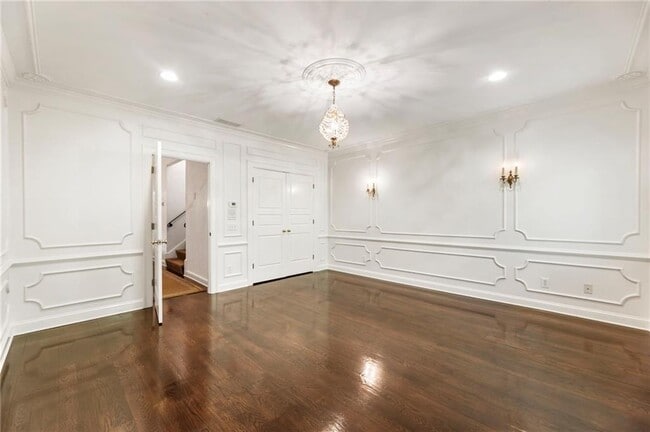 Building Photo - 2485 W Wesley Rd NW