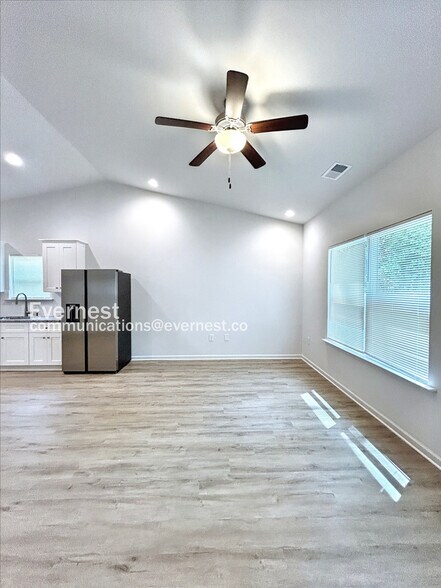 Building Photo - 1013 N Boyce St