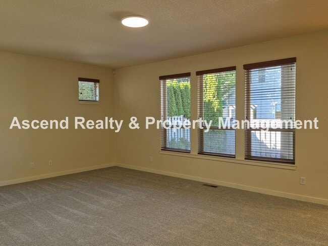 Building Photo - Lower Price! Available Immediately Minutes to Orenco 4 Bed & Office with Full Bath on Main 1 Smal...