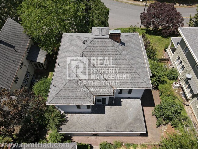 Building Photo - 1224 Glade St NW