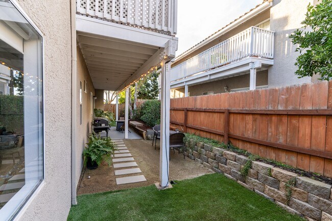 Building Photo - 1304 Palomar Pl