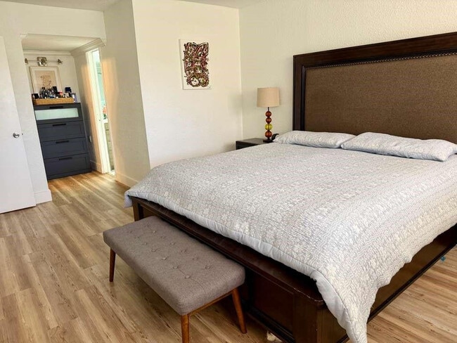 Building Photo - 2651 S Palm Aire Dr