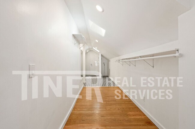Building Photo - 1321 17th St