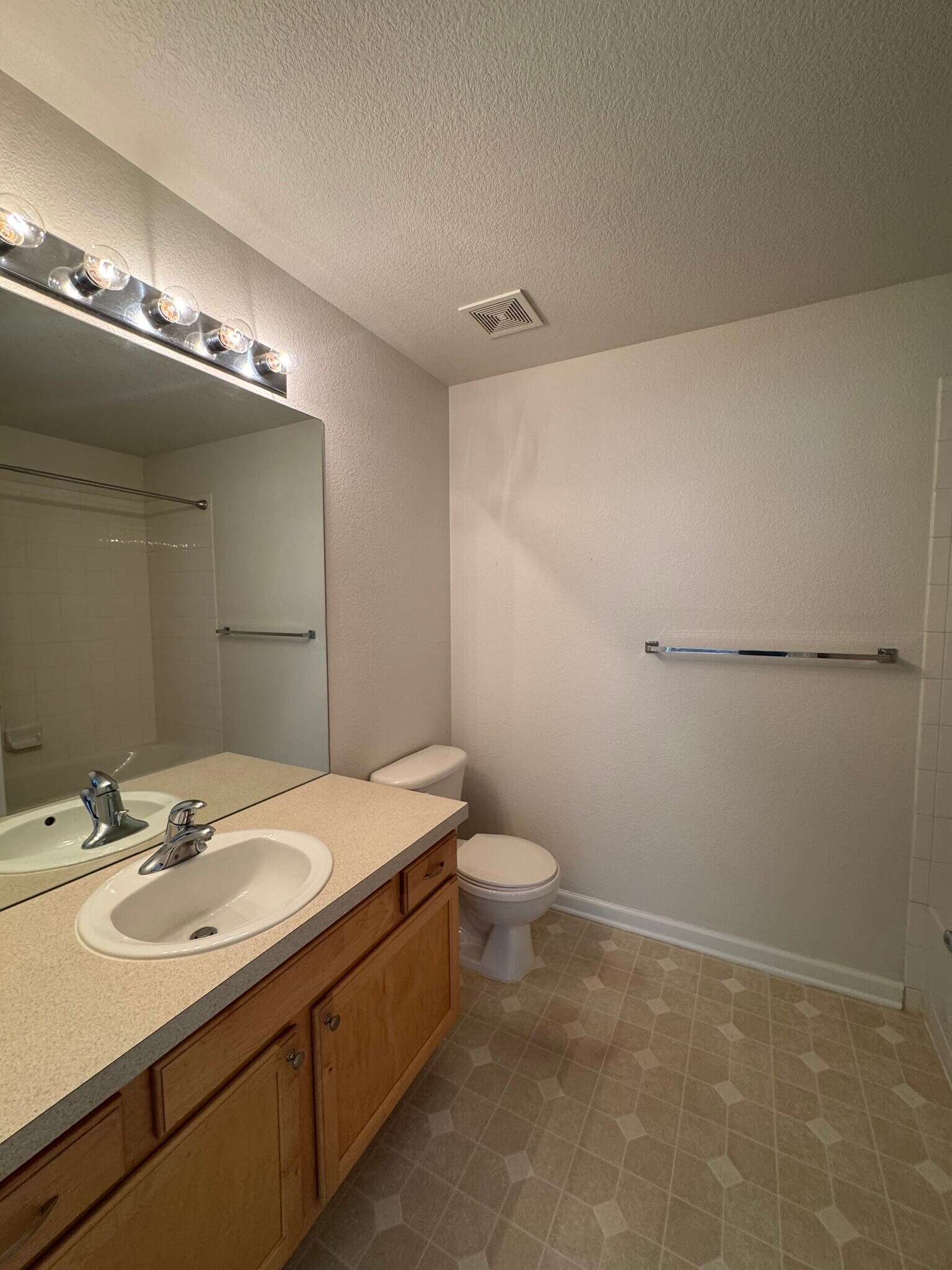 Building Photo - 4715 Hahns Peak Dr