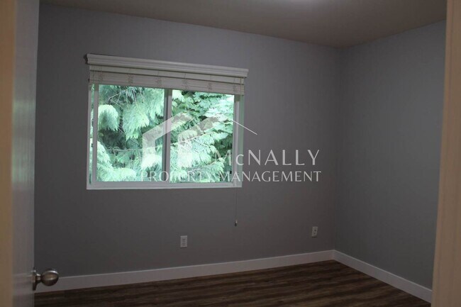 Building Photo - 7403 Larkspur Ct