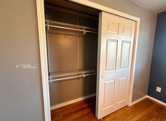 Building Photo - 537 NE Ellis Way