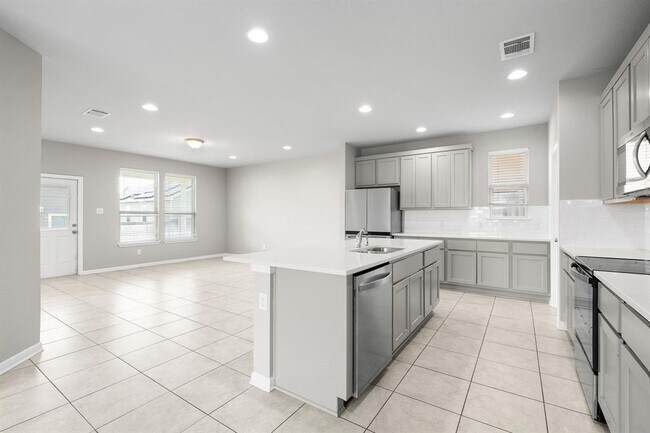Building Photo - 313 McLintock Rd