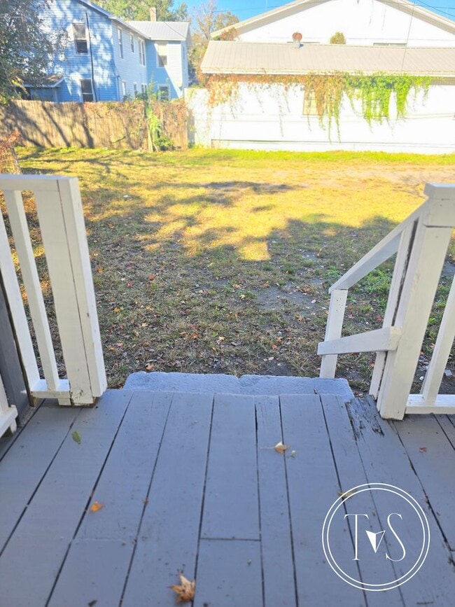 Building Photo - RATE DROP ALERT (was $1900/month)!