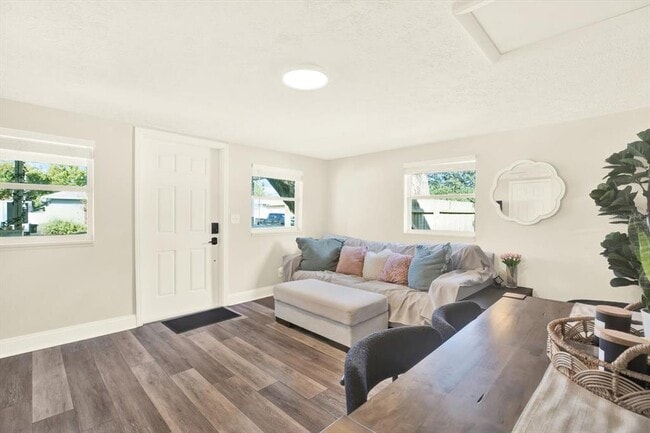 Building Photo - 1707 E New Orleans Ave