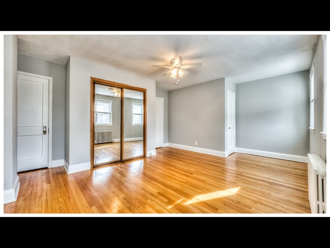 Building Photo - 833 N Woodington Rd