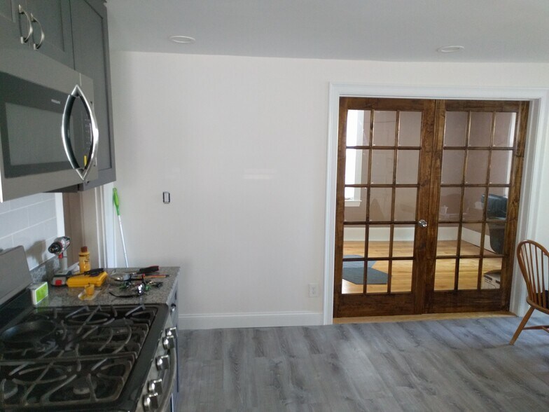 Building Photo - 11 Willet St