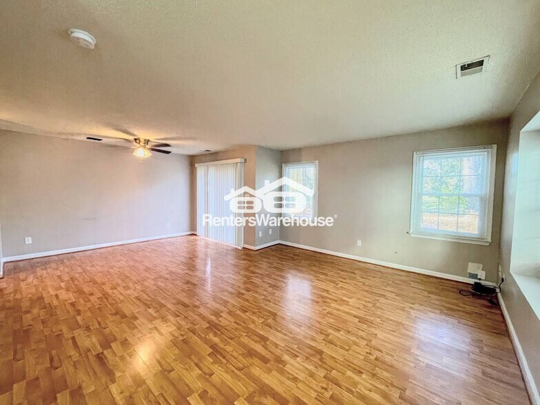 Building Photo - 947 Shoal Creek Trail