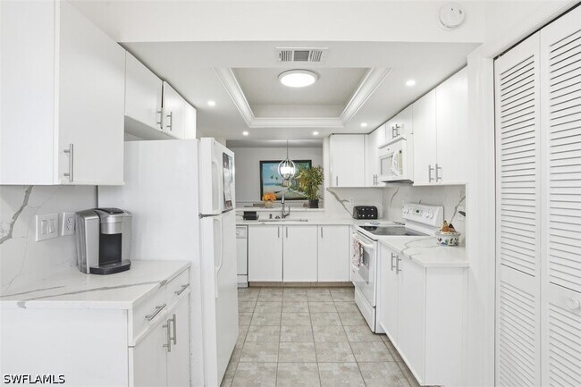 Building Photo - 7320 Glenmoor Ln