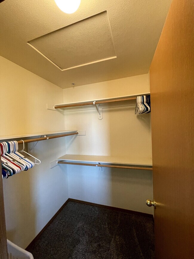 Building Photo - 6005G Chapel Hill Blvd