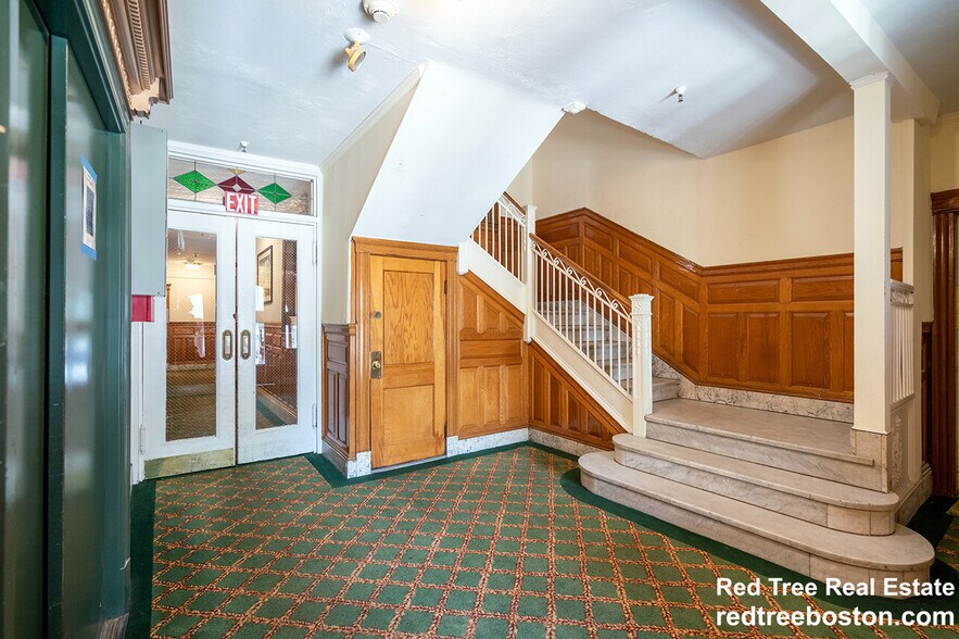 Building Photo - 111 Park Dr