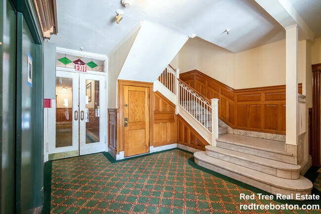 Building Photo - 111 Park Dr