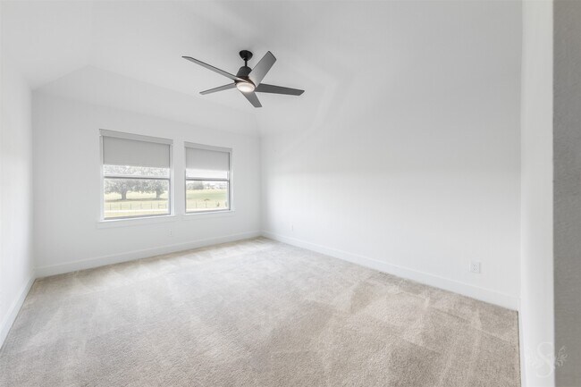 Building Photo - 7526 Sunny Oak Ln