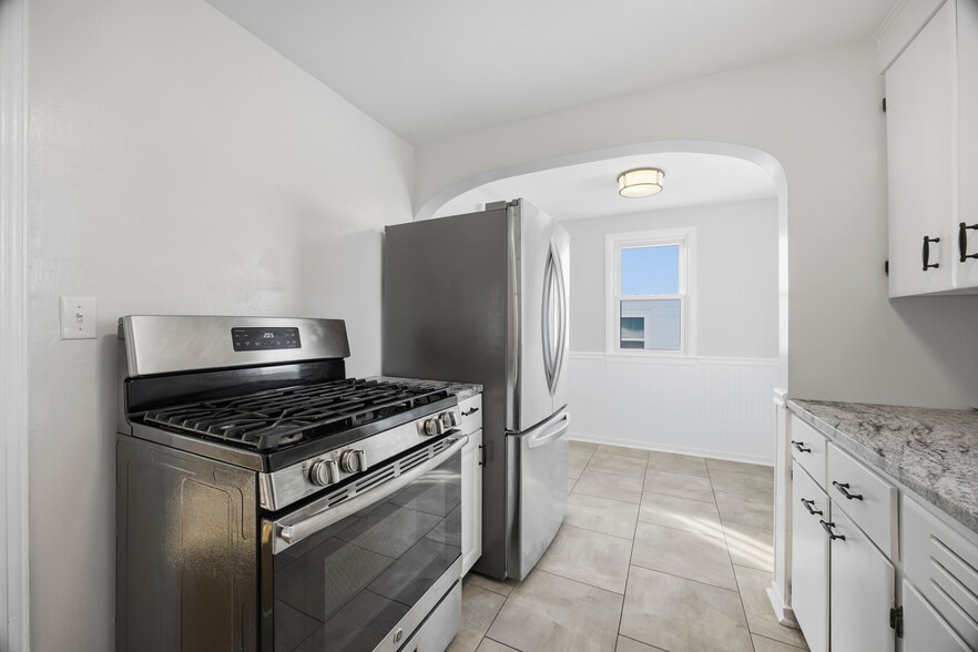 Building Photo - 470 Falstaff Rd