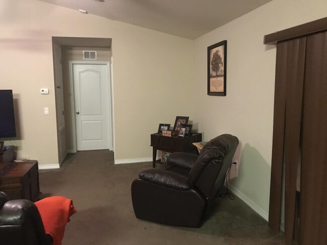 Building Photo - 8173 Verdura St