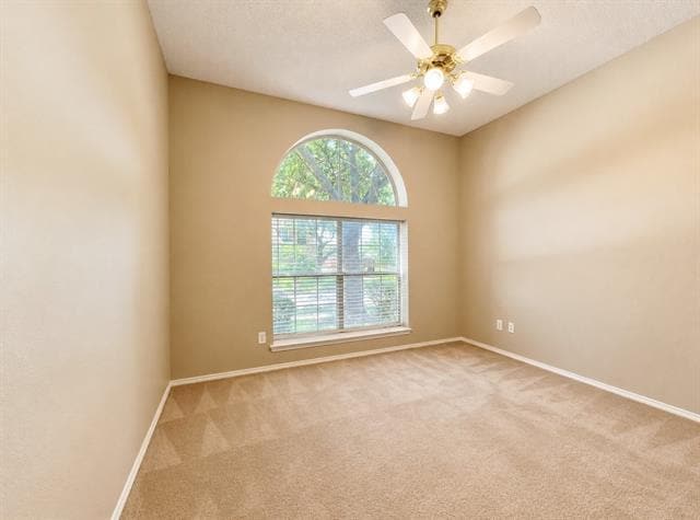 Building Photo - 7700 Glenoaks Dr