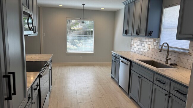 Building Photo - 5818 Culross Cl