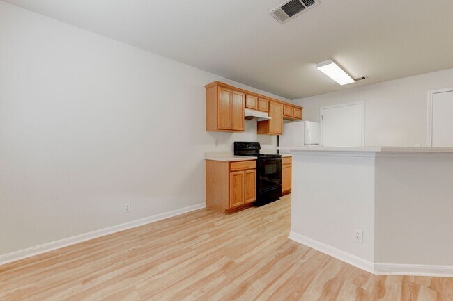 Building Photo - 3301 El Salido Pkwy