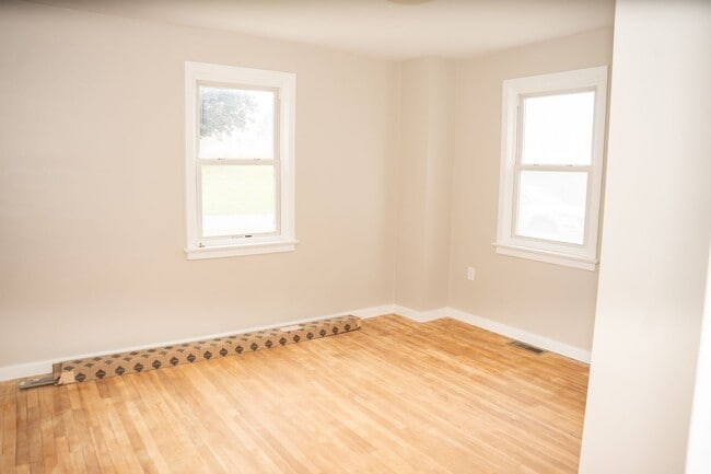 Building Photo - 3950 Locust Grove Rd