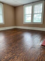 Living Room - 222 W End Blvd
