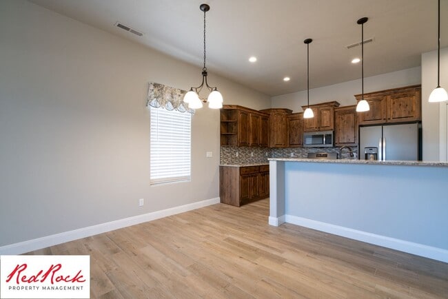 Building Photo - 2 Bedroom Townhome in Sky Ridge, Hurricane