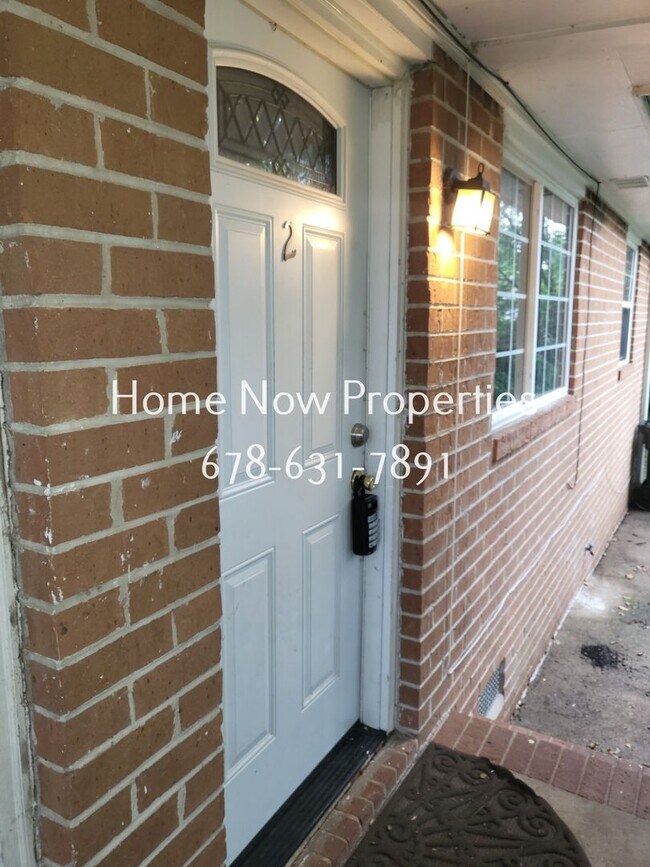 Building Photo - Pearl St 2730