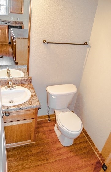 Building Photo - 2864 W Lakewood Dr