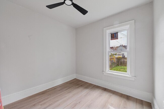 Building Photo - 3166 N 16th St