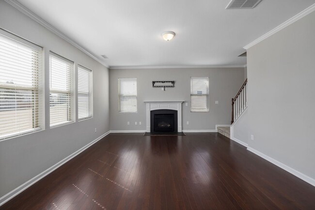 Building Photo - Spacious Four Bedroom Home!