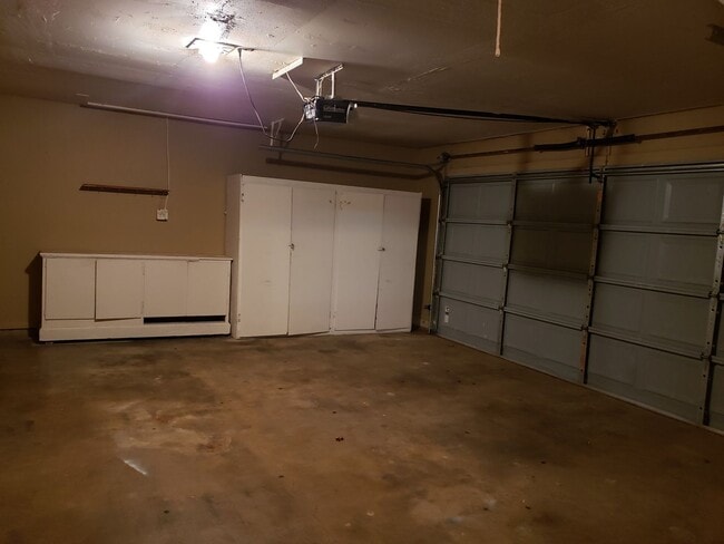 Building Photo - 3410 Reno Dr