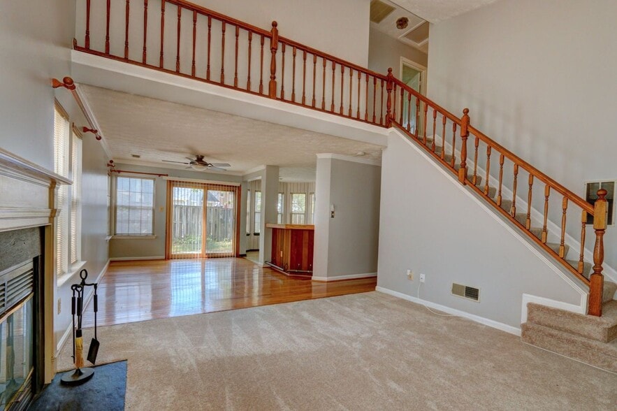 Building Photo - 13920 Lord Fairfax Pl