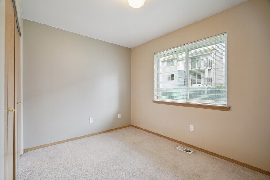 Building Photo - 15121 182nd Ave SE