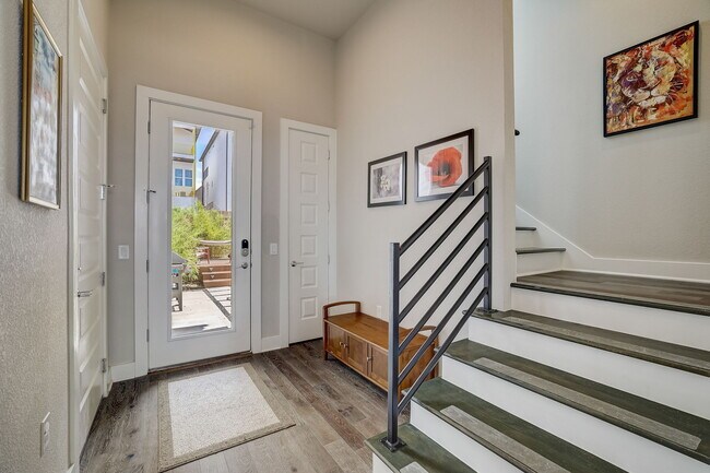 Building Photo - 6205 Seville Dr