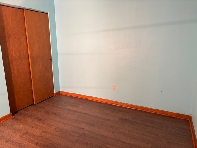 Building Photo - 3845 Round Bottom Rd