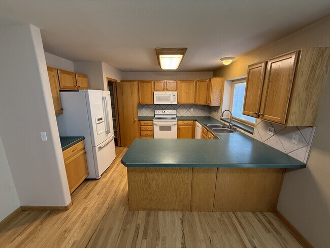 Building Photo - 3153 51st Ave