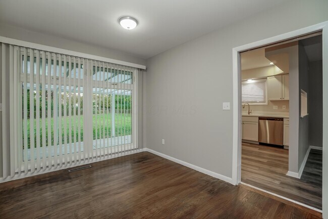 Building Photo - 414 E Clearview Ave