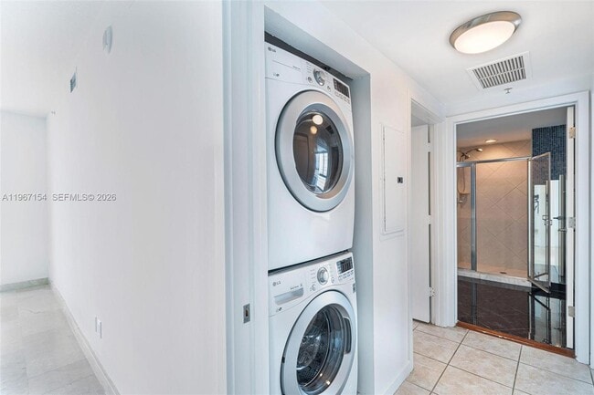 Building Photo - 325 S Biscayne Blvd