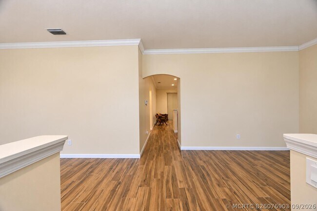 Building Photo - 545 NW Portofino Ln