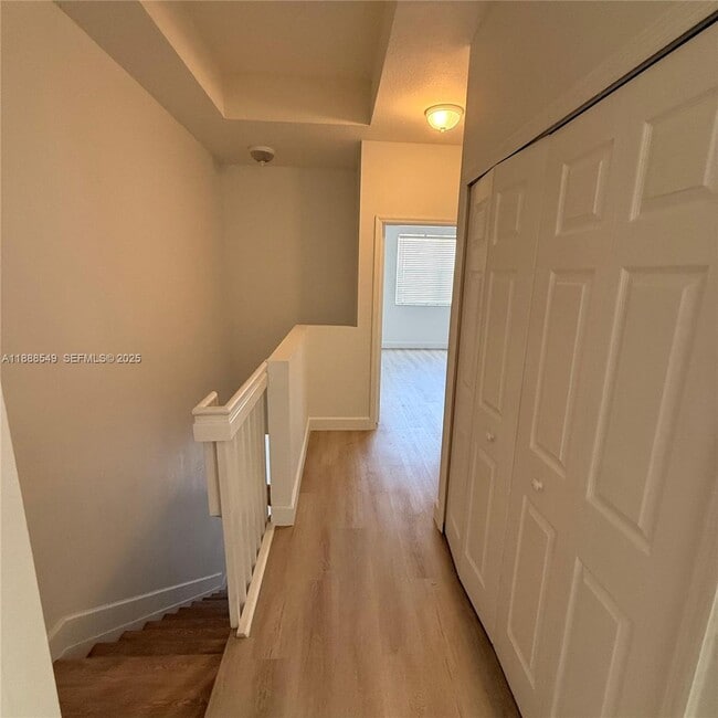 Building Photo - 12185 SW 125th Ct