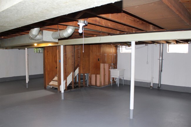 Building Photo - 24521 Phlox Ave